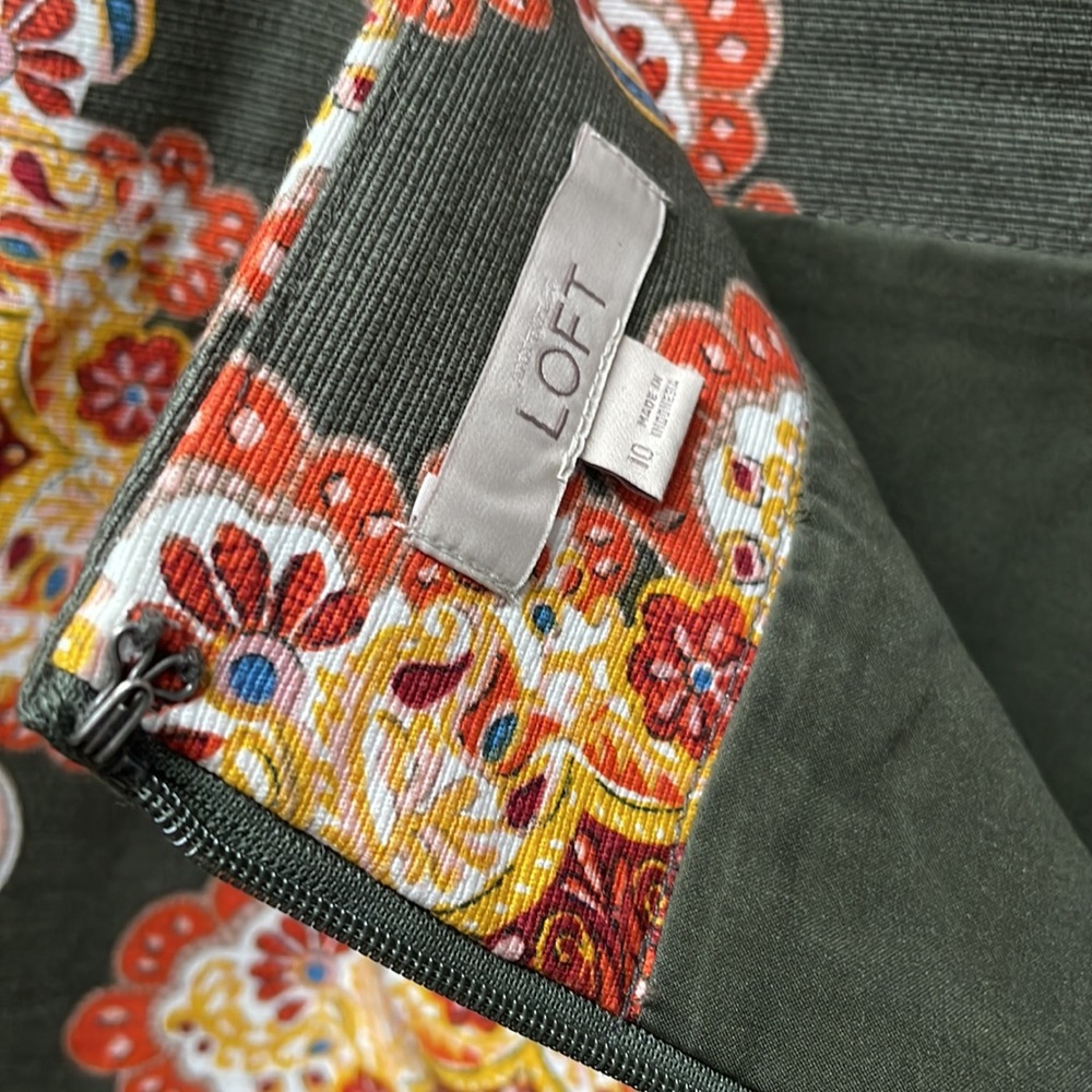 Loft pencil skirt. Size 10. - Picture 6 of 11